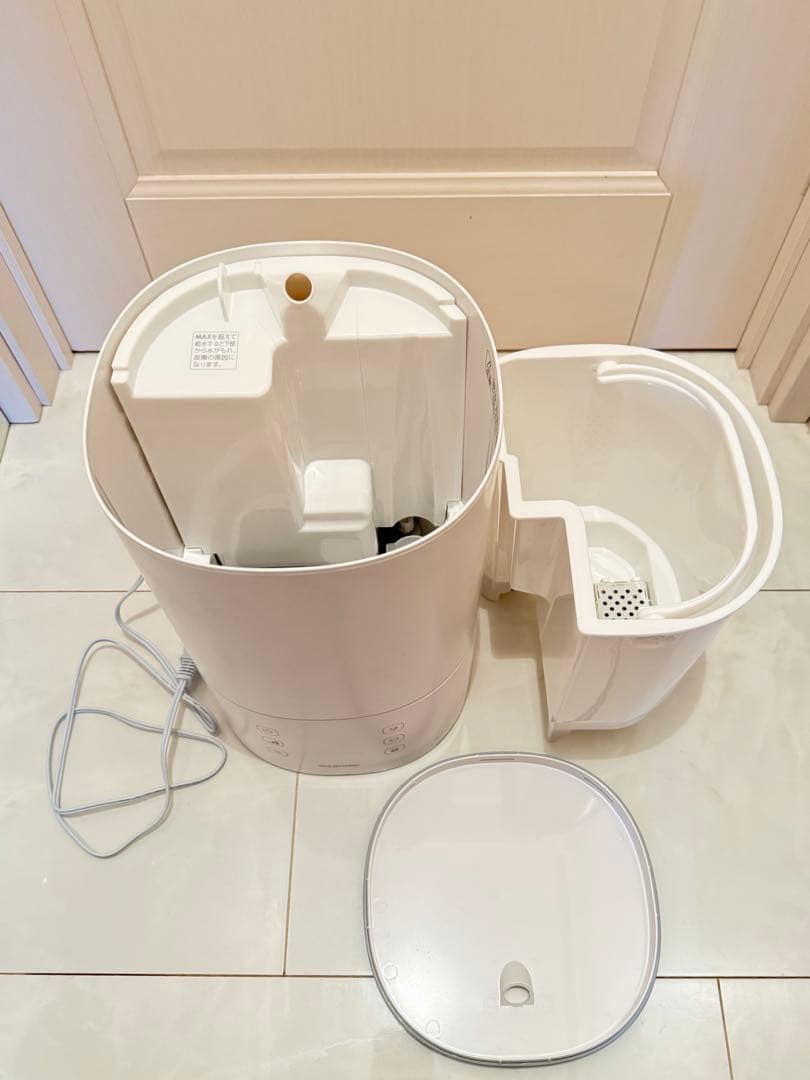 【美品】2025年製 アイリスオーヤマ 加湿器 AHM-HU55A-W ホワイト