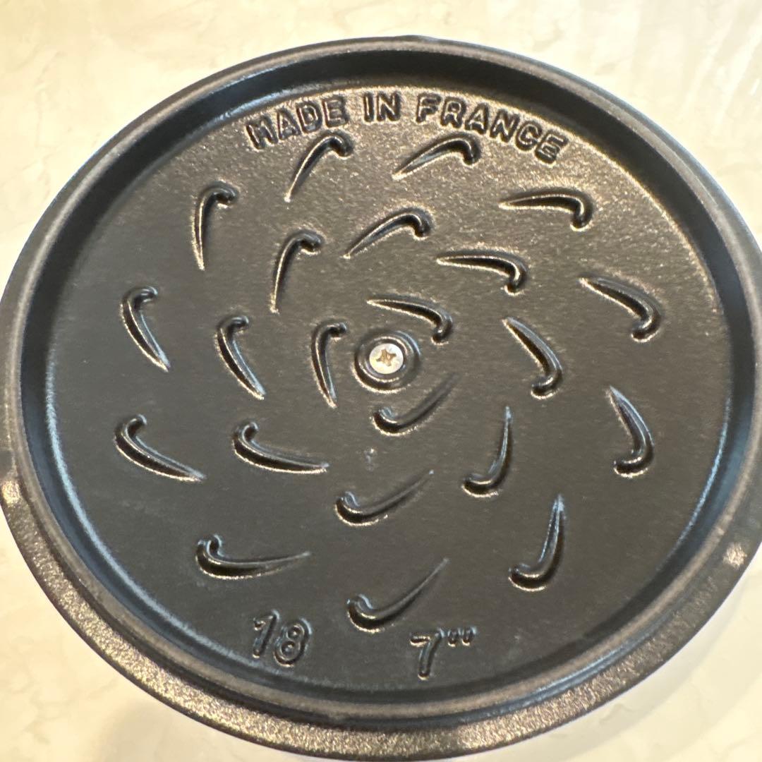 ストウブ 未使用 シリアル付き ワナベM ブラック　STAUB 18