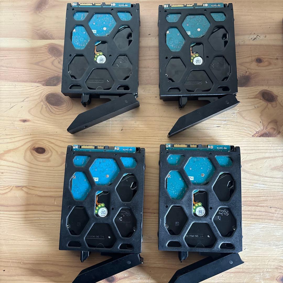 Synology シノロジー DS920+＆HDD TOSHIBA 10TB