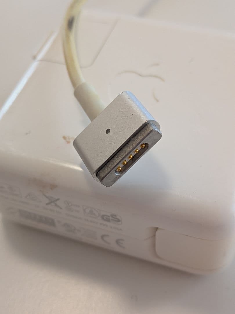 MacBook Air 13インチ Early 2015 8GB 充電209回