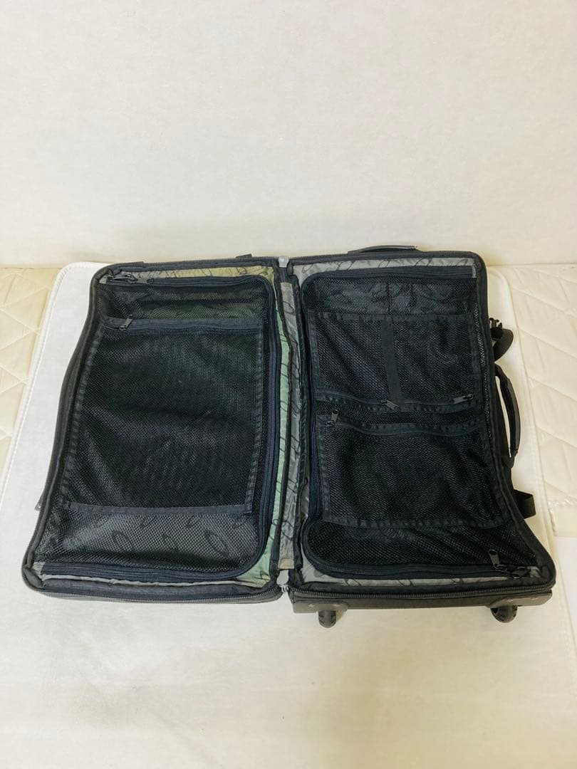 オークリー　OAKLEY　キャリーバッグ　キャリーケース　スーツケース　約33L