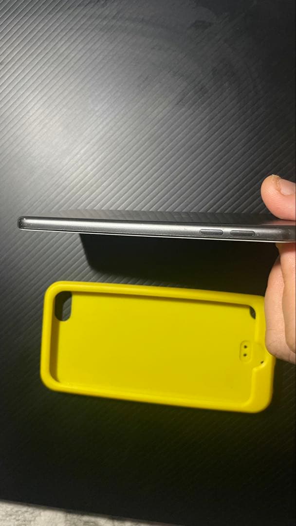 【最終モデル】iPod touch 第7世代 32GB 予備バッテリとケース付き