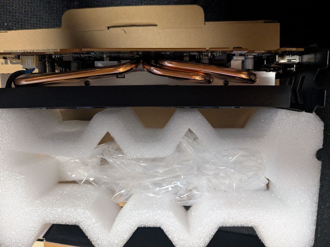 美品 AMD Radeon RX6600-E8GB/DF