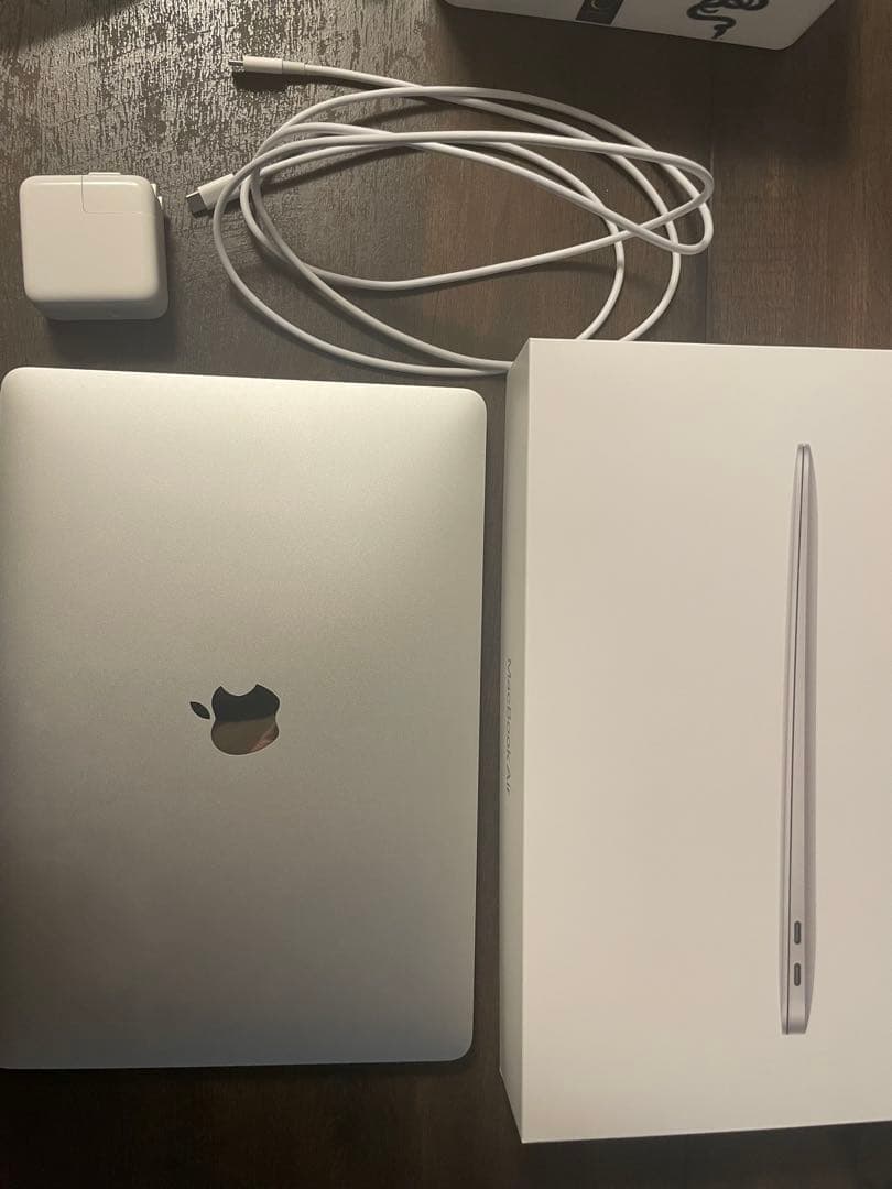 MacBook Air 13インチ M1チップ 8GBメモリ　　SSD512GB