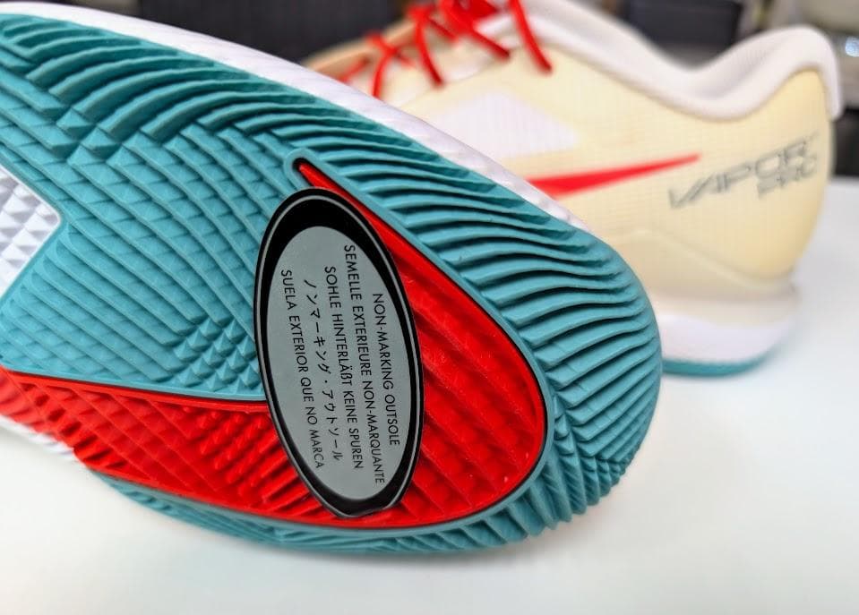 NIKE ナイキコート エア ズーム ヴェイパー プロ HC 新品