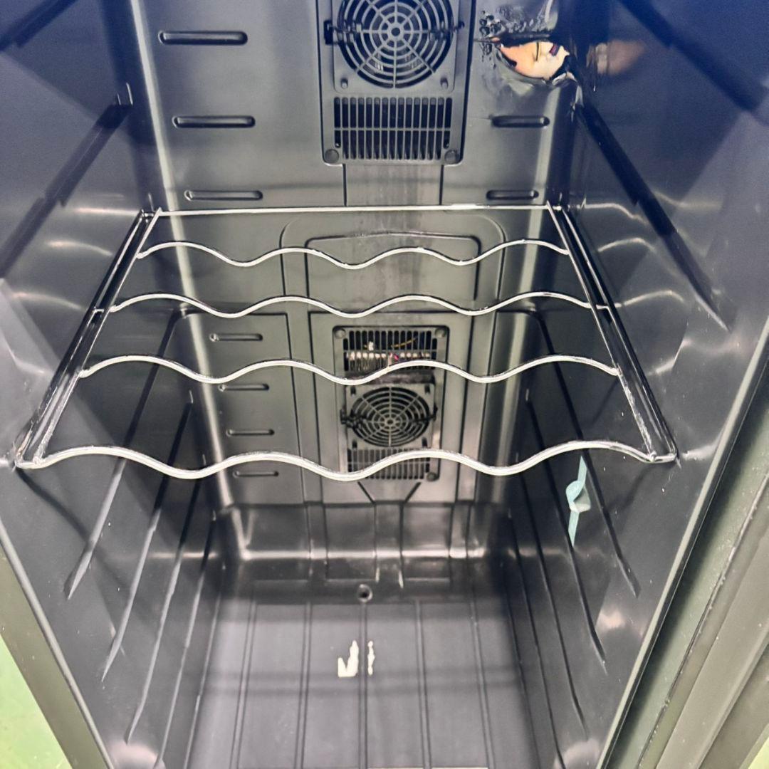 569 ワインセラー　動作保証付き　大人気　ワイン好きの方に!　送料設置無料