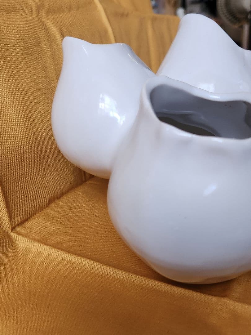 ホワイト多孔式花瓶　GOTO