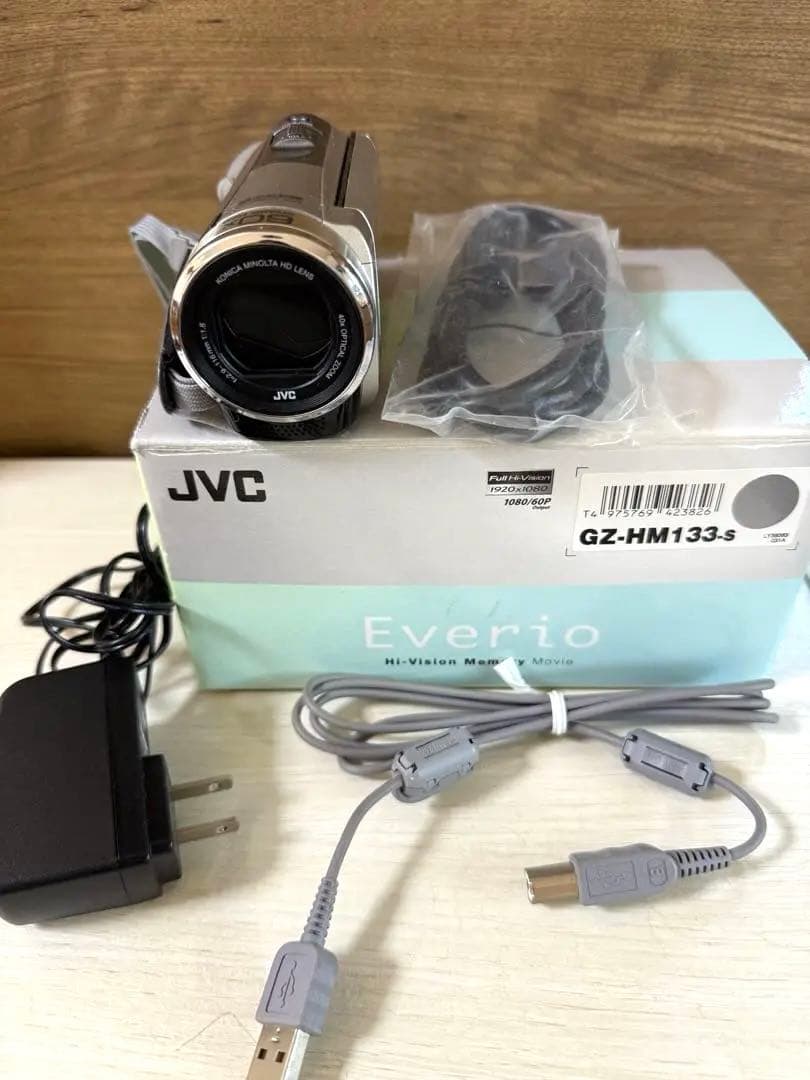 【美品】JVC ケンウッド ビデオカメラ GZ-HM133-s