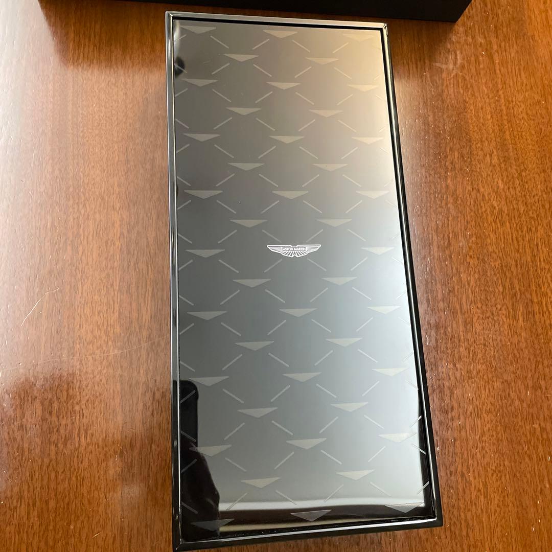 Aston Martin ロゴ入り収納ボックス