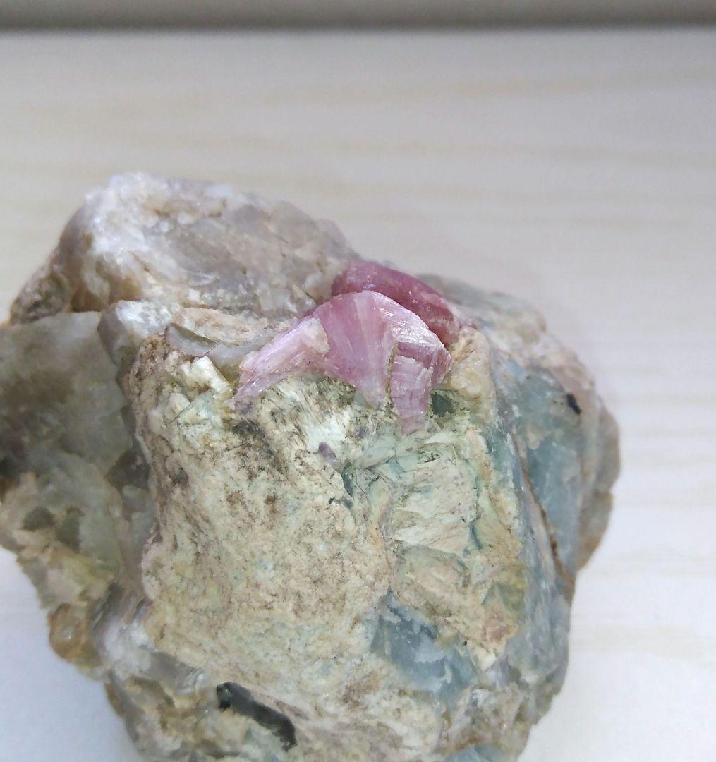 ミャンマー産 球状ルーベライト　トルマリン　希少宝石鉱物標本