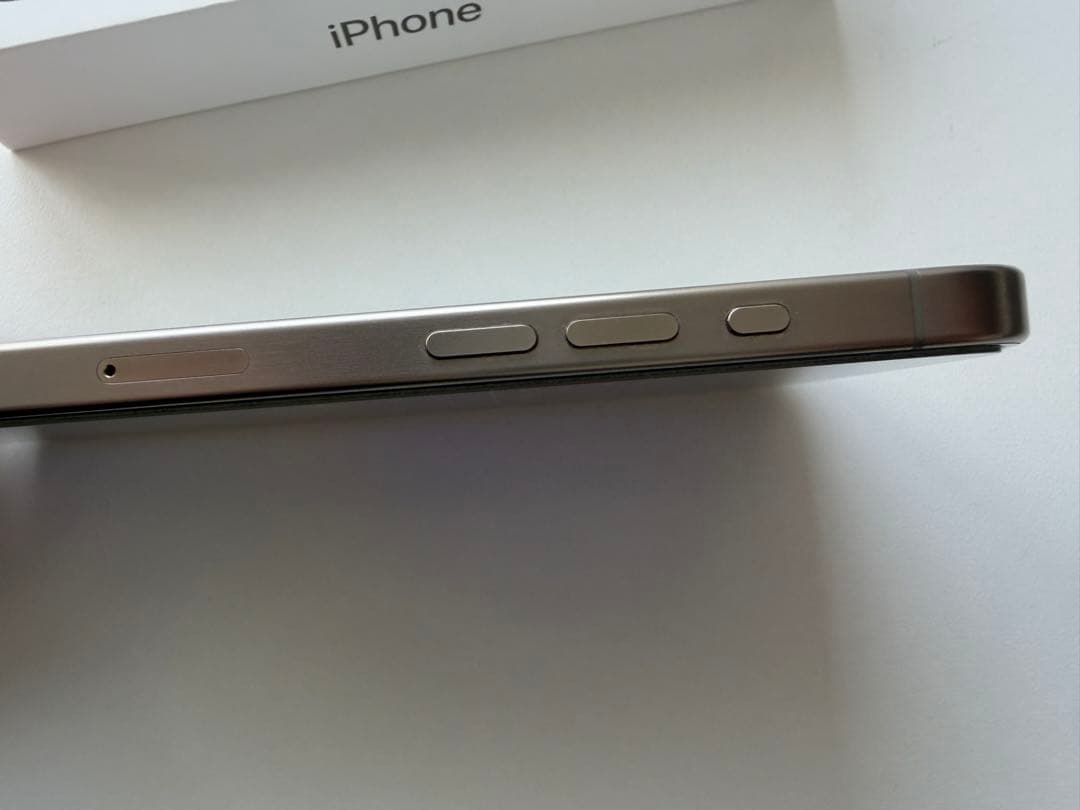 美品♪Apple iPhone 15Pro max ナチュラルチタニウム 本体