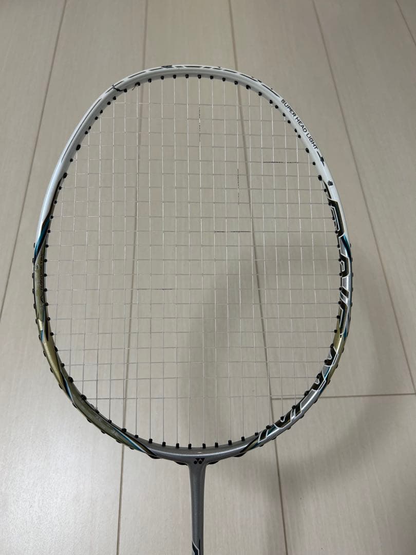 値下げ！！YONEXNANORAY750 4UG5