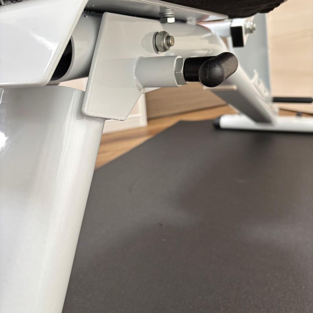 iROTEC（アイロテック） トレーニングベンチ 黒/赤