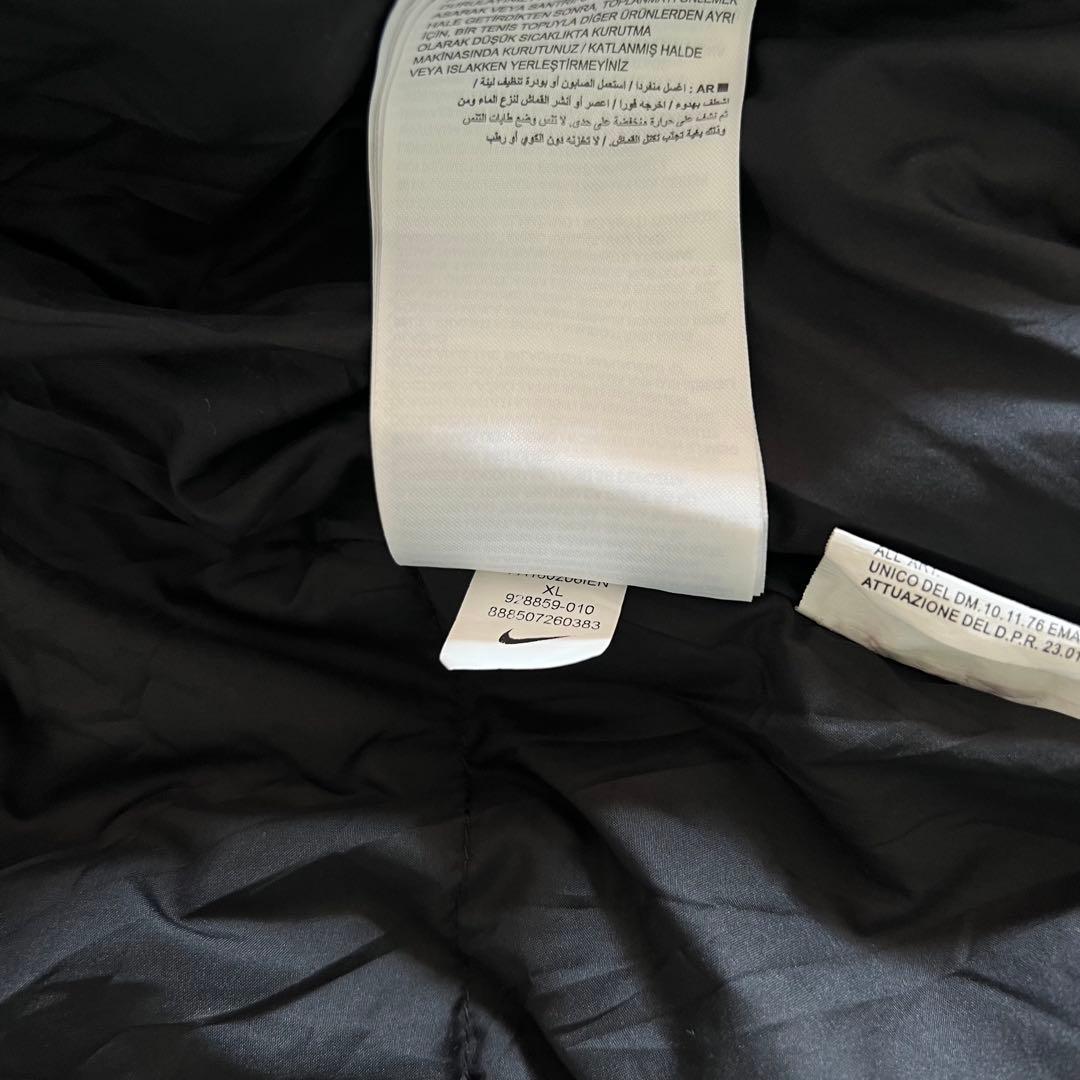 NIKE ブラック ダウンベスト スウォッシ　ワンポイントロゴ　肉厚　XL