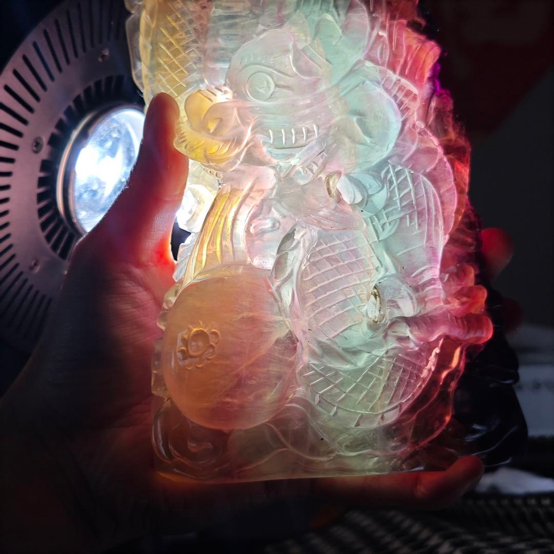 天然石フローライトの龍　ドラゴン　置物　彫物NO.060804