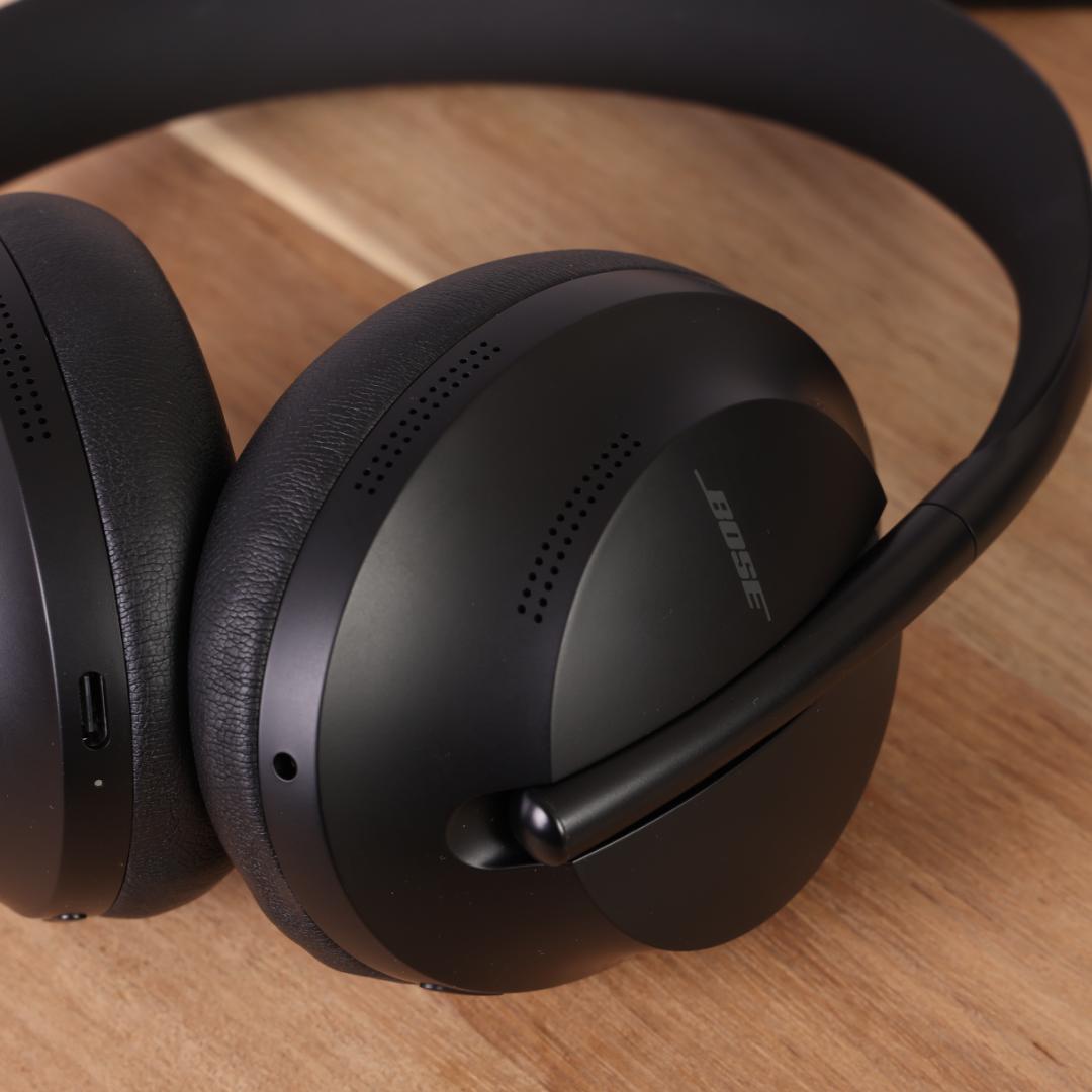 【ほぼ新品】Bose ボーズ ノイズキャンセリング ヘッドフォン　NC700