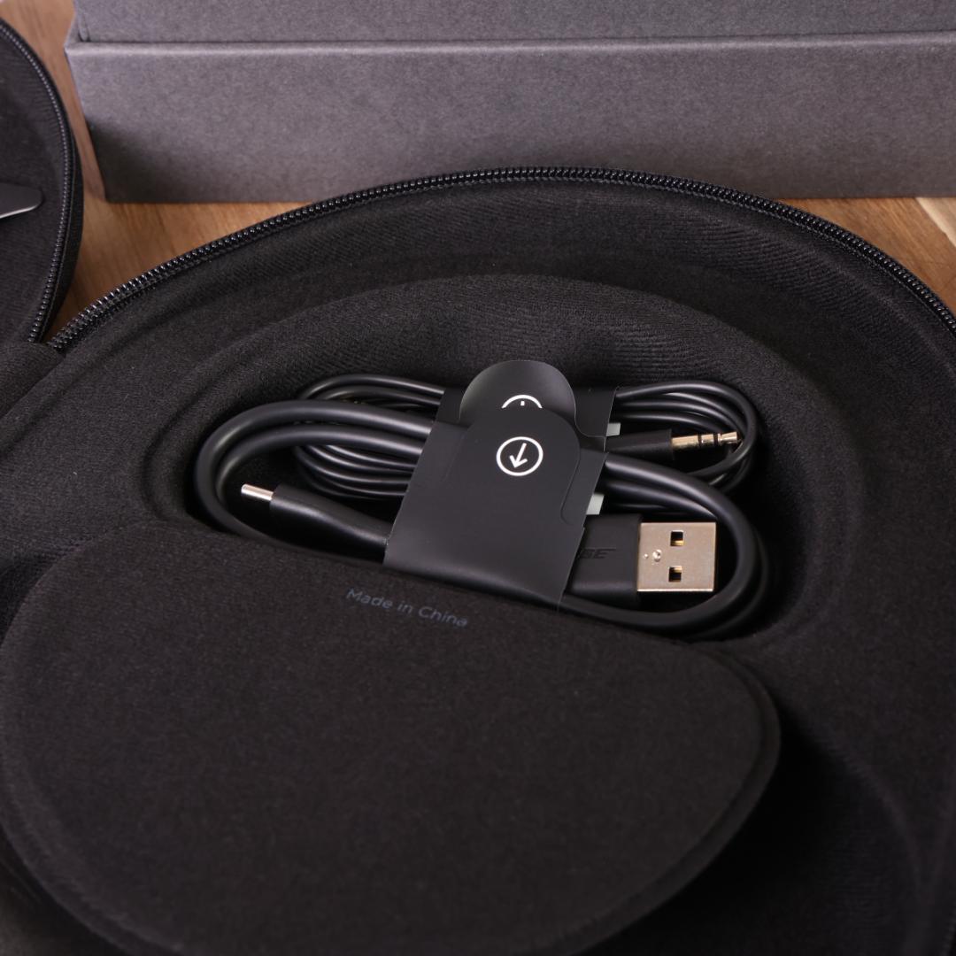 【ほぼ新品】Bose ボーズ ノイズキャンセリング ヘッドフォン　NC700