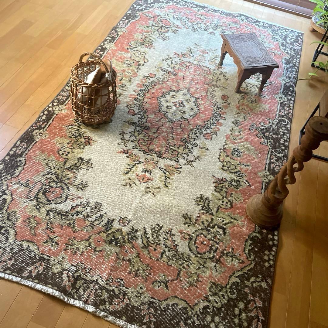 111×203くすみサーモンピンク　フローラルメダリオン　トルコヴィンテージラグ