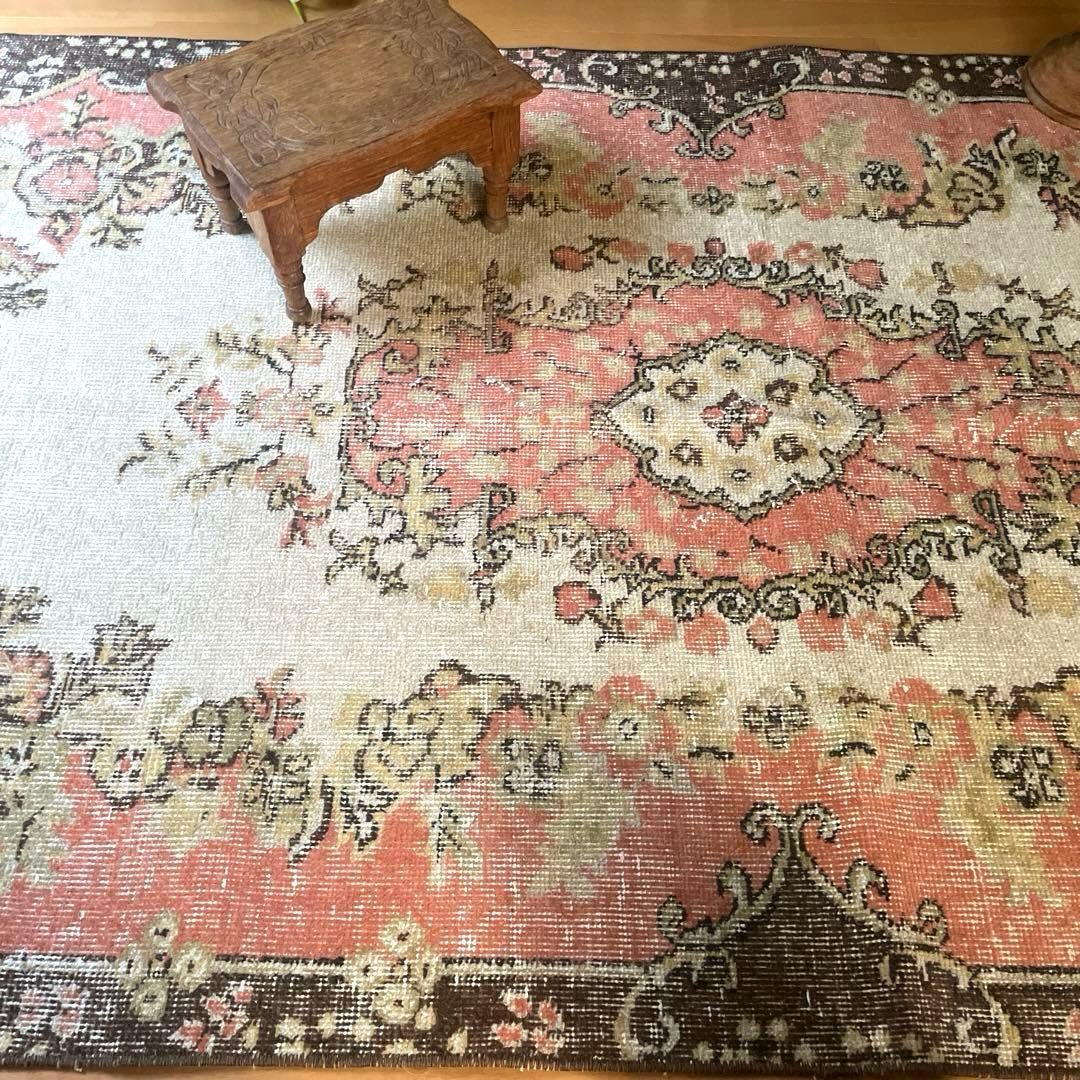111×203くすみサーモンピンク　フローラルメダリオン　トルコヴィンテージラグ