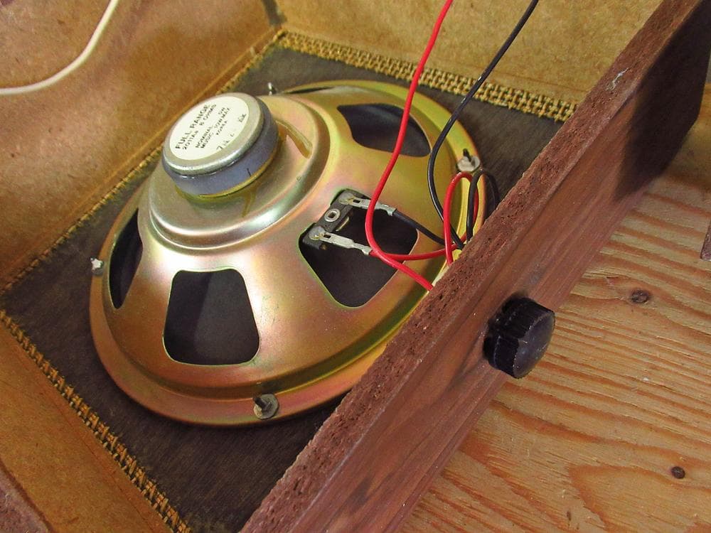 Realistic 8インチ 壁掛け スピーカー ペア 音量コントロール付き