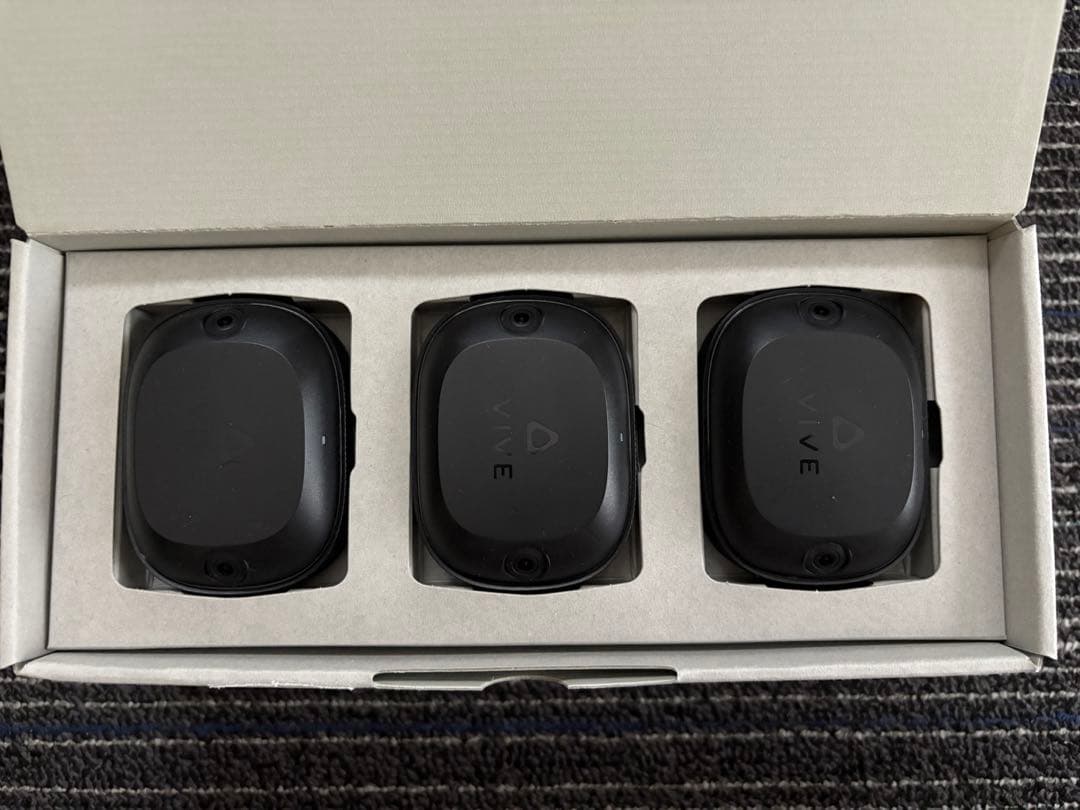 VIVE Ultimate tracker トラッカー