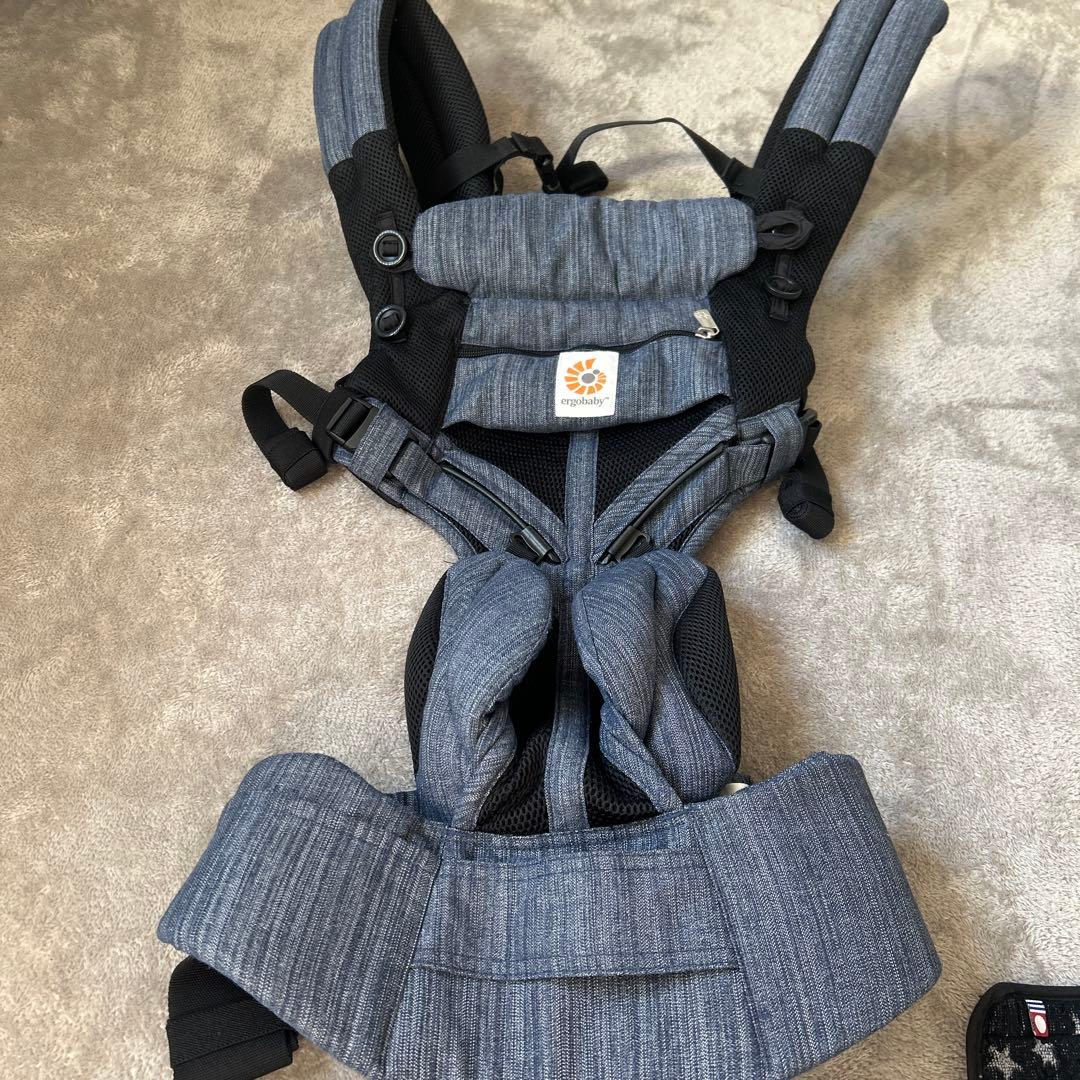 美品 ergobaby OMNI 360 抱っこ紐 ネイビー ヨダレカバー