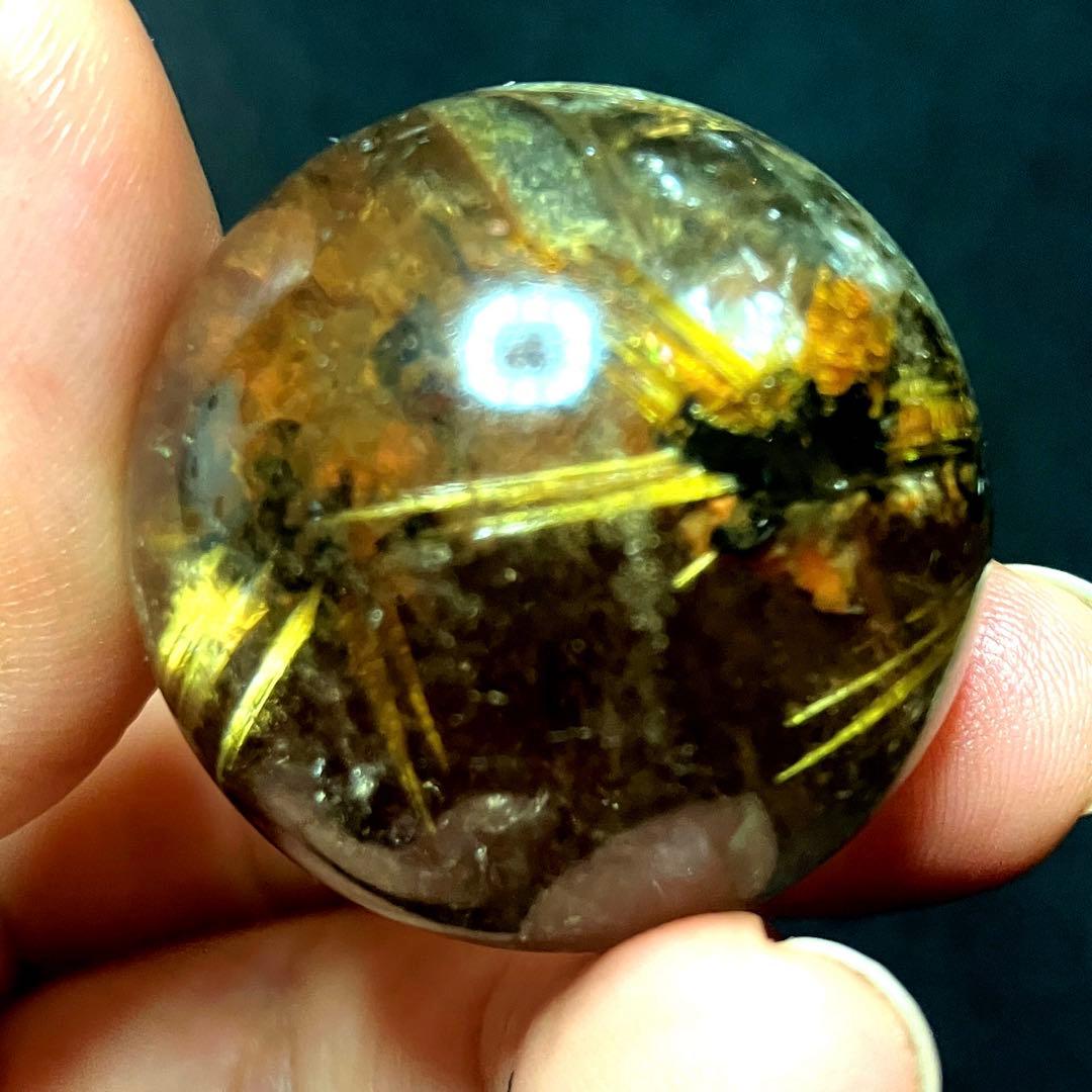 30mm 虹入りゴールドタイチンルチルクォーツ　丸玉　スフィア　金針水晶