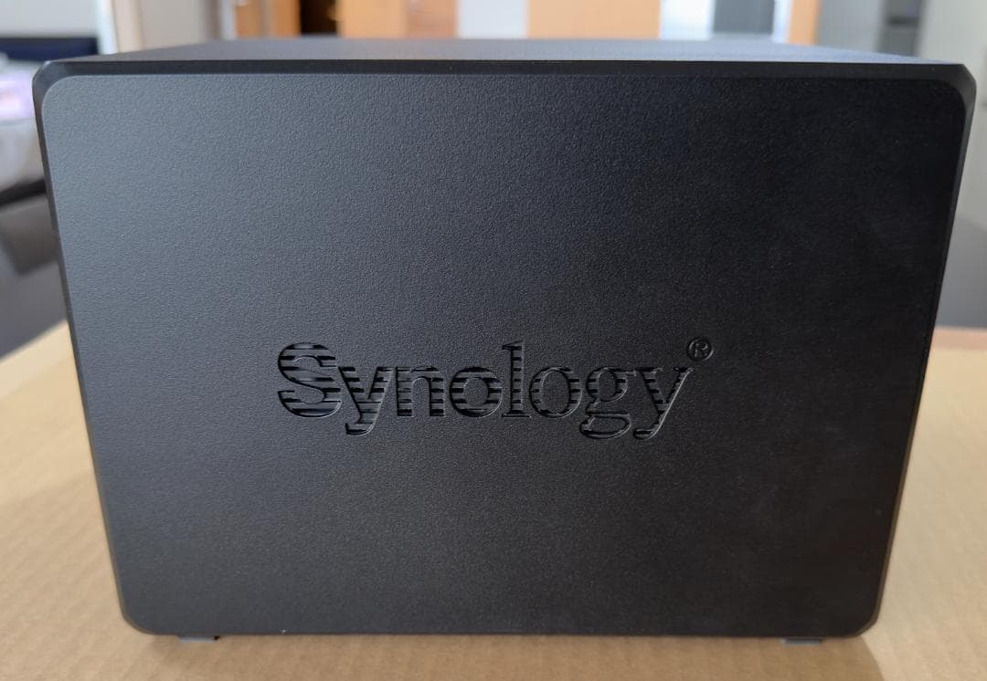 Synology DS918+ 4ベイ NAS 純正8GBメモリ 箱あり