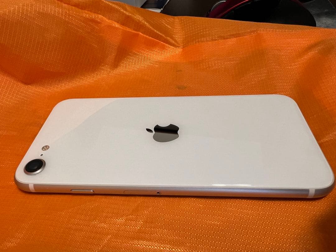 iPhoneSE【第2世代/2020年発売】美品　第二世代　SIMフリー