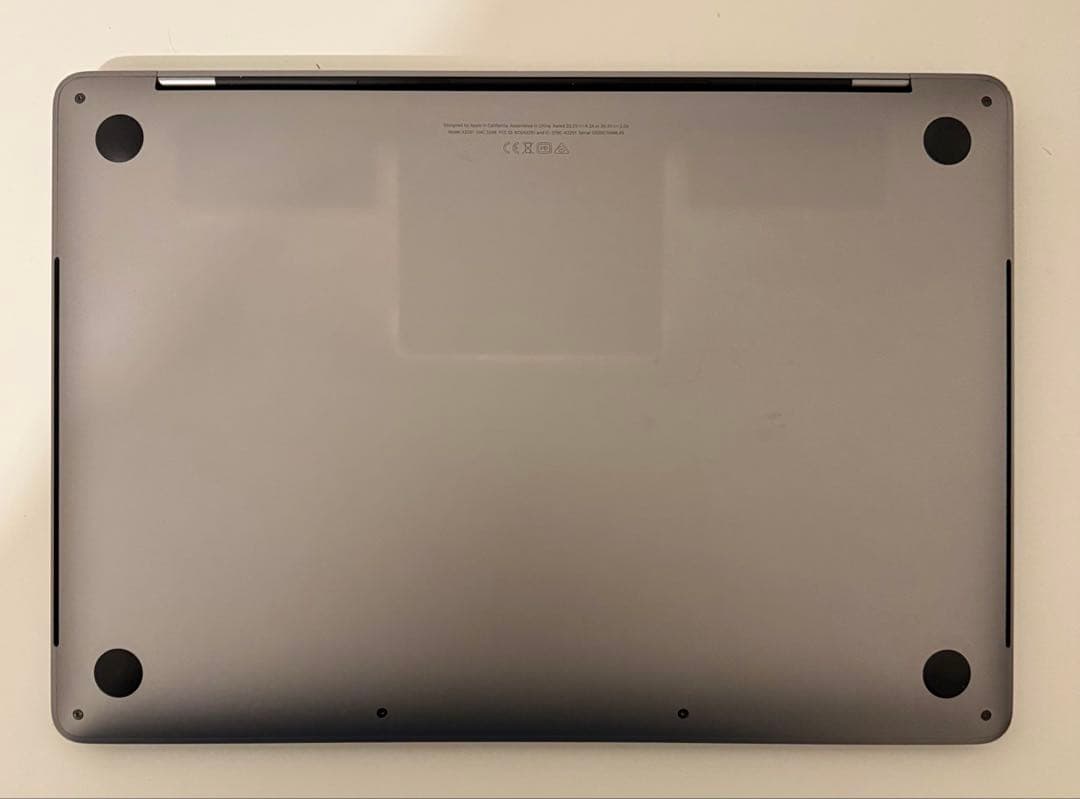 美品 Macbook Pro 2020 13インチ Officeを付ける