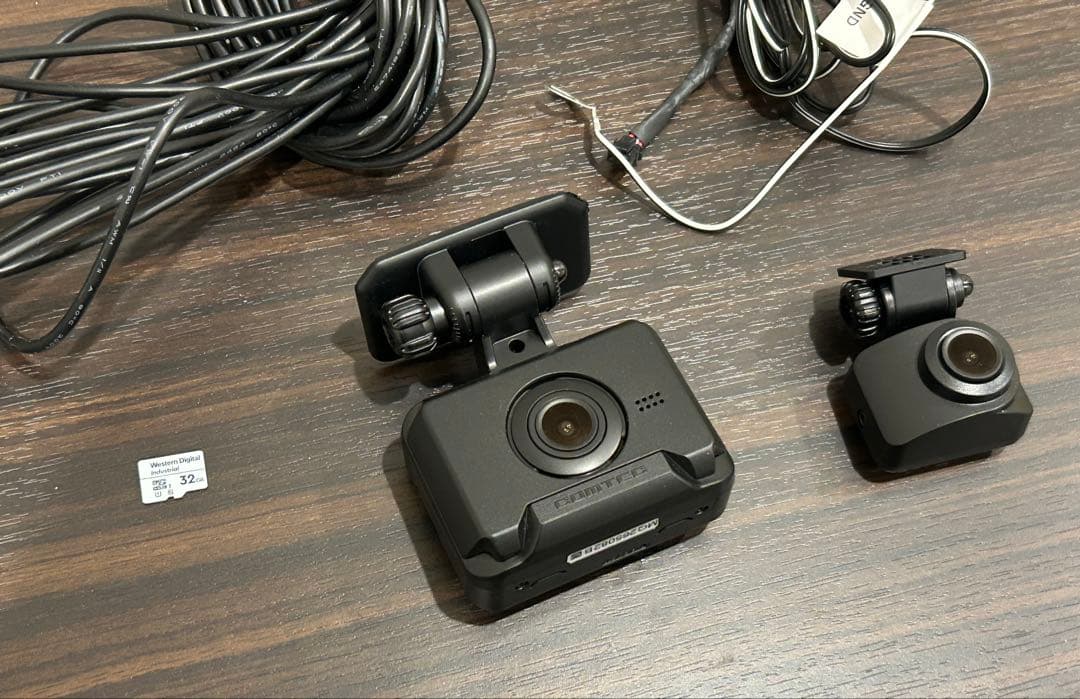 コムテック　ZDR018 ドライブレコーダー　前後　32GBsd付