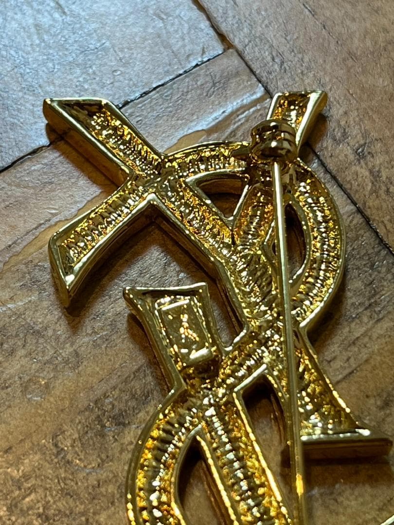 YSL　イヴサンローラン　ブローチ　ゴールド