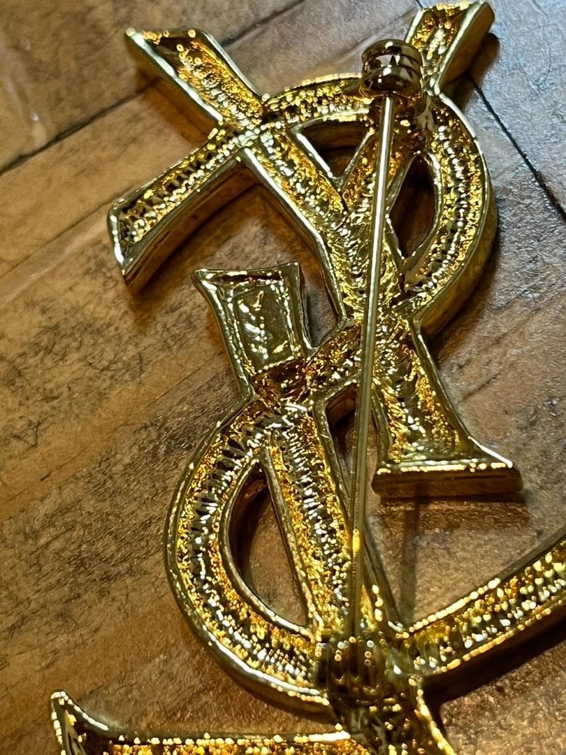 YSL　イヴサンローラン　ブローチ　ゴールド