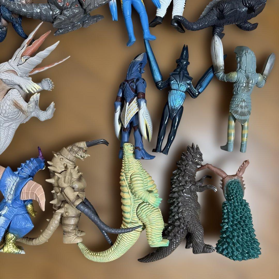 ウルトラマン　ソフビ　怪獣　フィギュア　セット　まとめ　65個