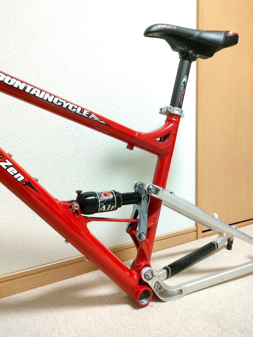 レア物 MOUNTAIN CYCLE Zen ROCKSHOX SID付フレーム