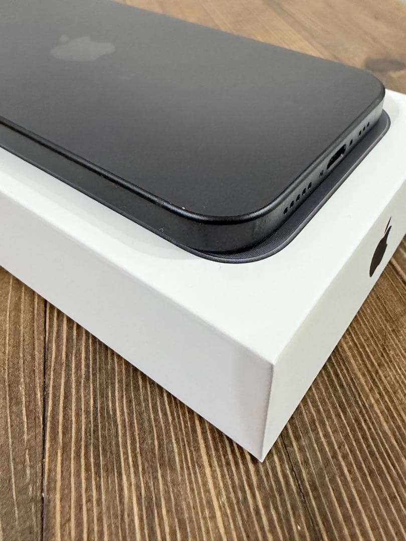 【美品】iPhone 15 256GB SIMフリー 【バッテリー容量94%】