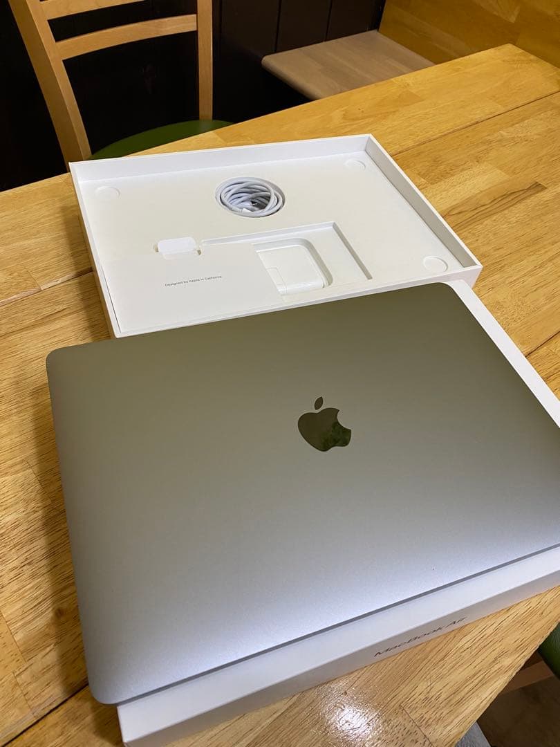 Apple MacBook Air M1 A2337 スペースグレイ 2020