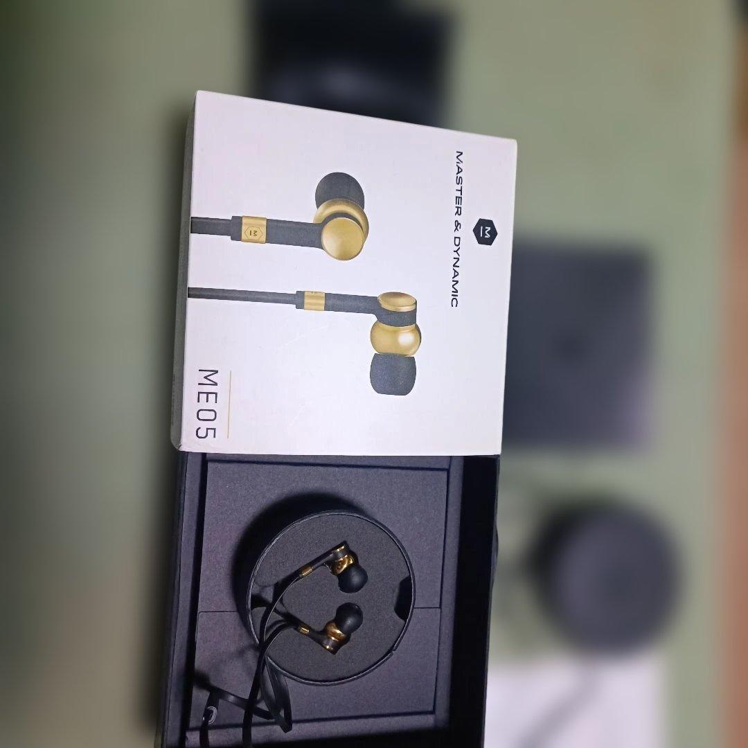 MASTER & DYNAMIC ME05 有線イヤホン ゴールド/ブラック