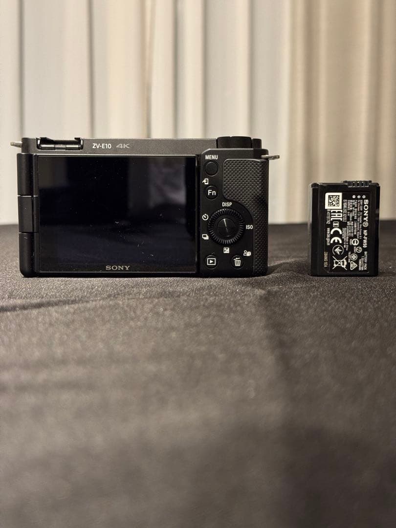 【美品・即発送】SONY ZV-E10 本体＋純正バッテリー付 ミラーレス一眼