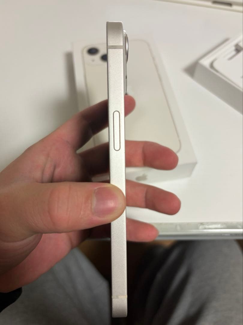 Apple iPhone 13 スターライト　128GB