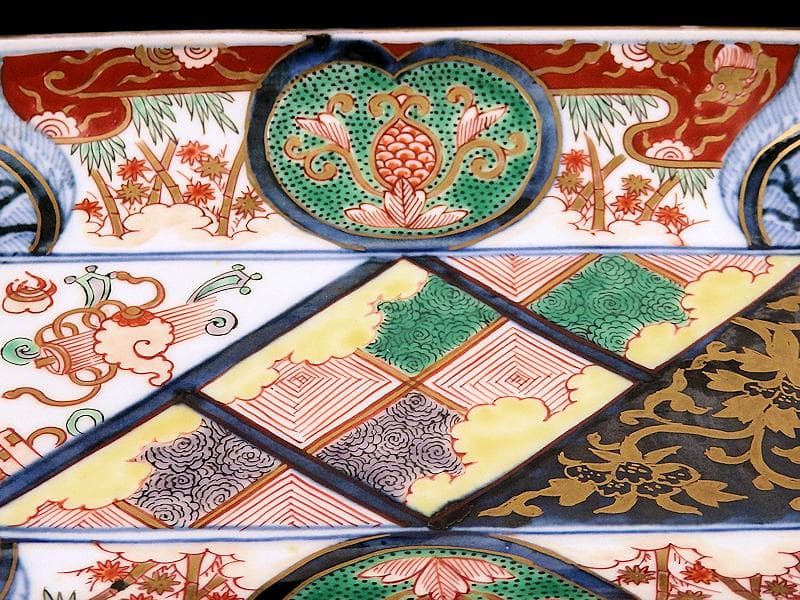 大聖寺伊万里　金襴手　宝尽くしに鳳凰　石畳紋の図　長皿　1296AS-DBn