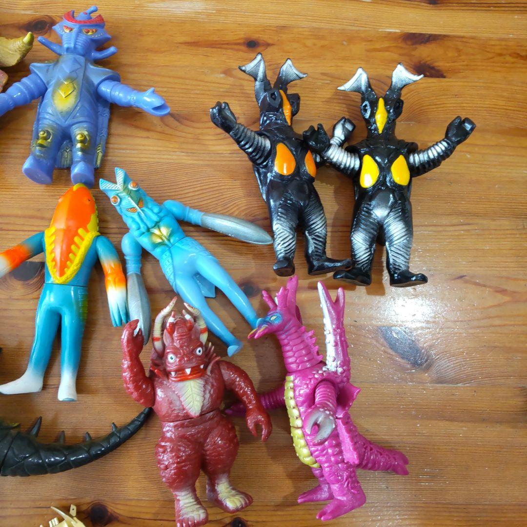 昭和ウルトラマン 　　　　　　　　　怪獣ソフビ 12体セット