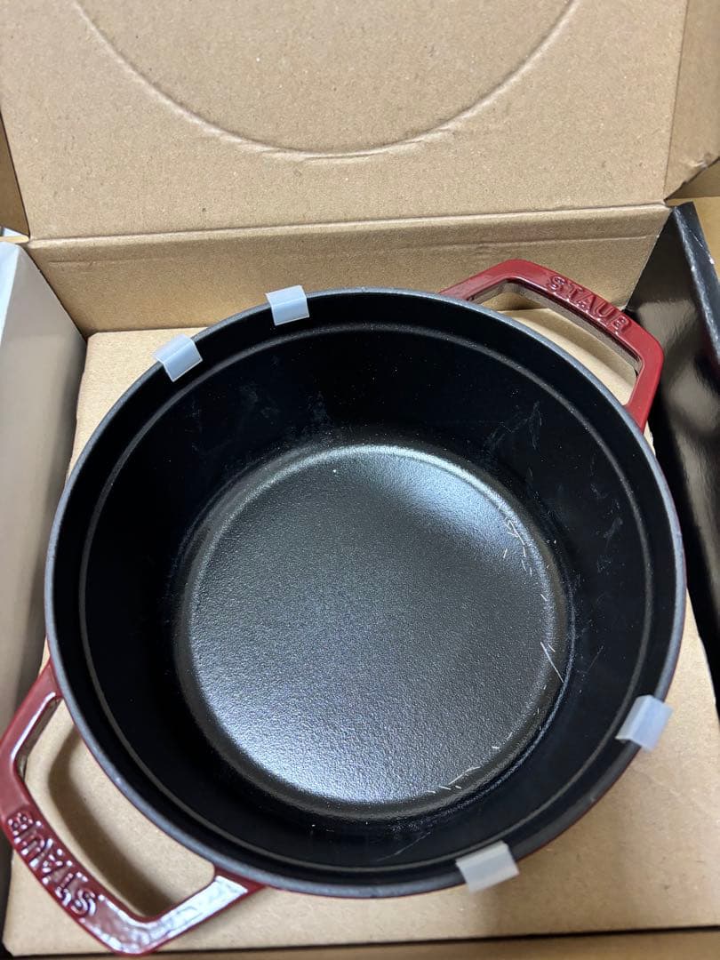 新品未使用品　ストウブ　ピコ・ココット ラウンド 22cm ボルドー