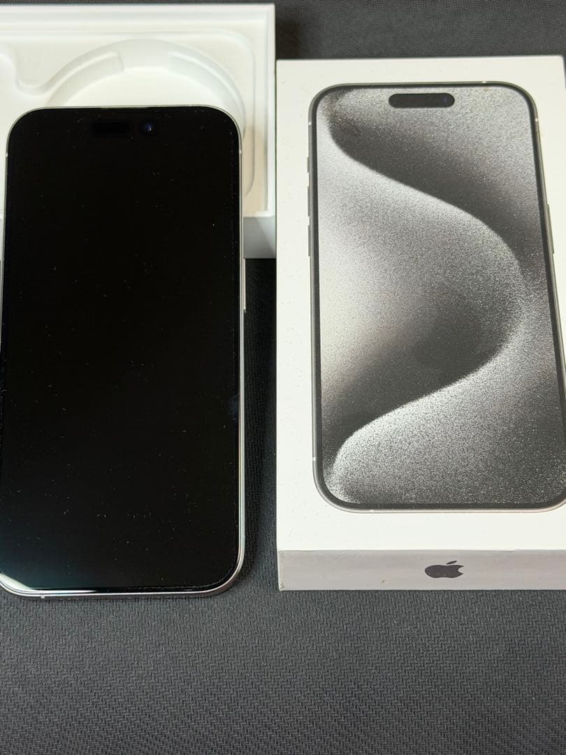 iPhone 15 pro 128GB ホワイトチタニウム