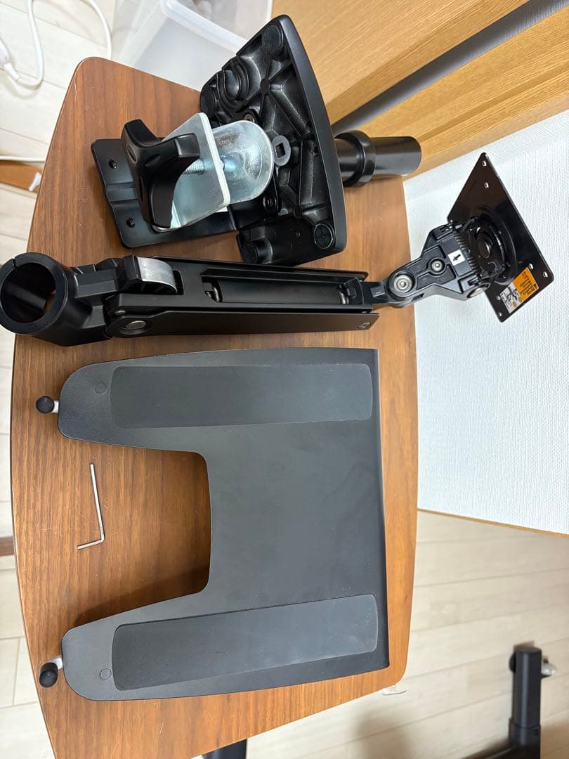 Amazonベーシック モニターアーム ノートパソコンスタンド付