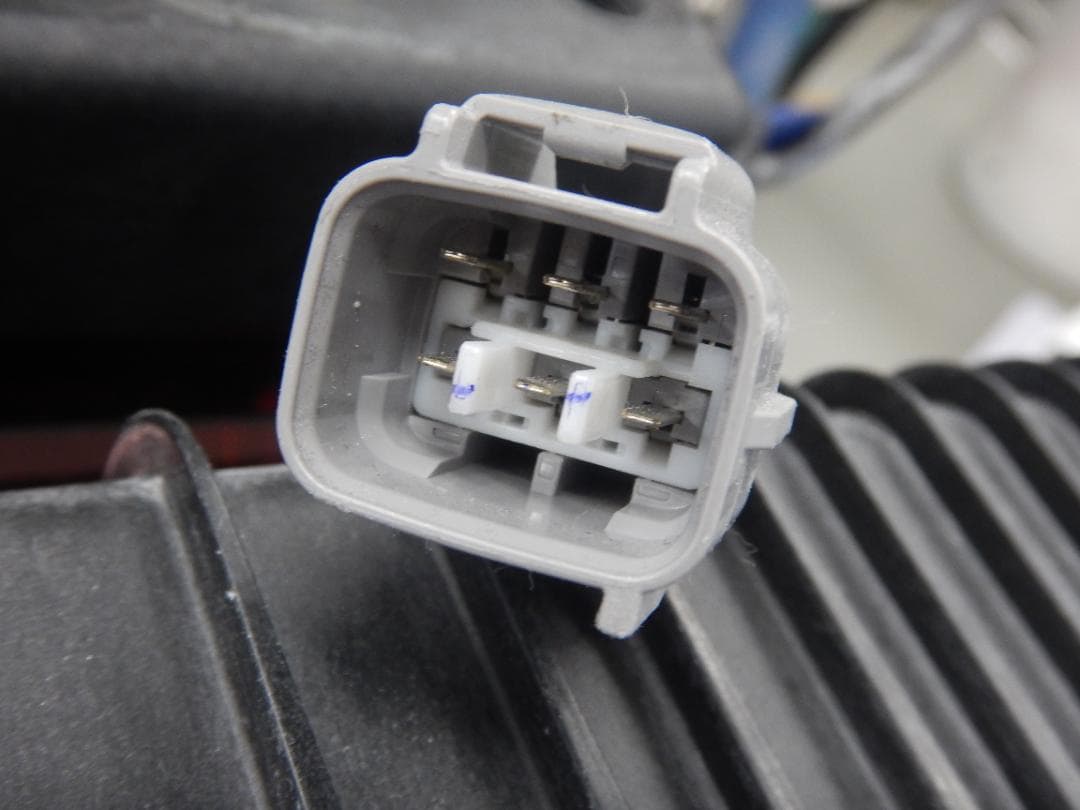 三菱ふそう 新型スーパーグレート LEDテールランプ⑩’