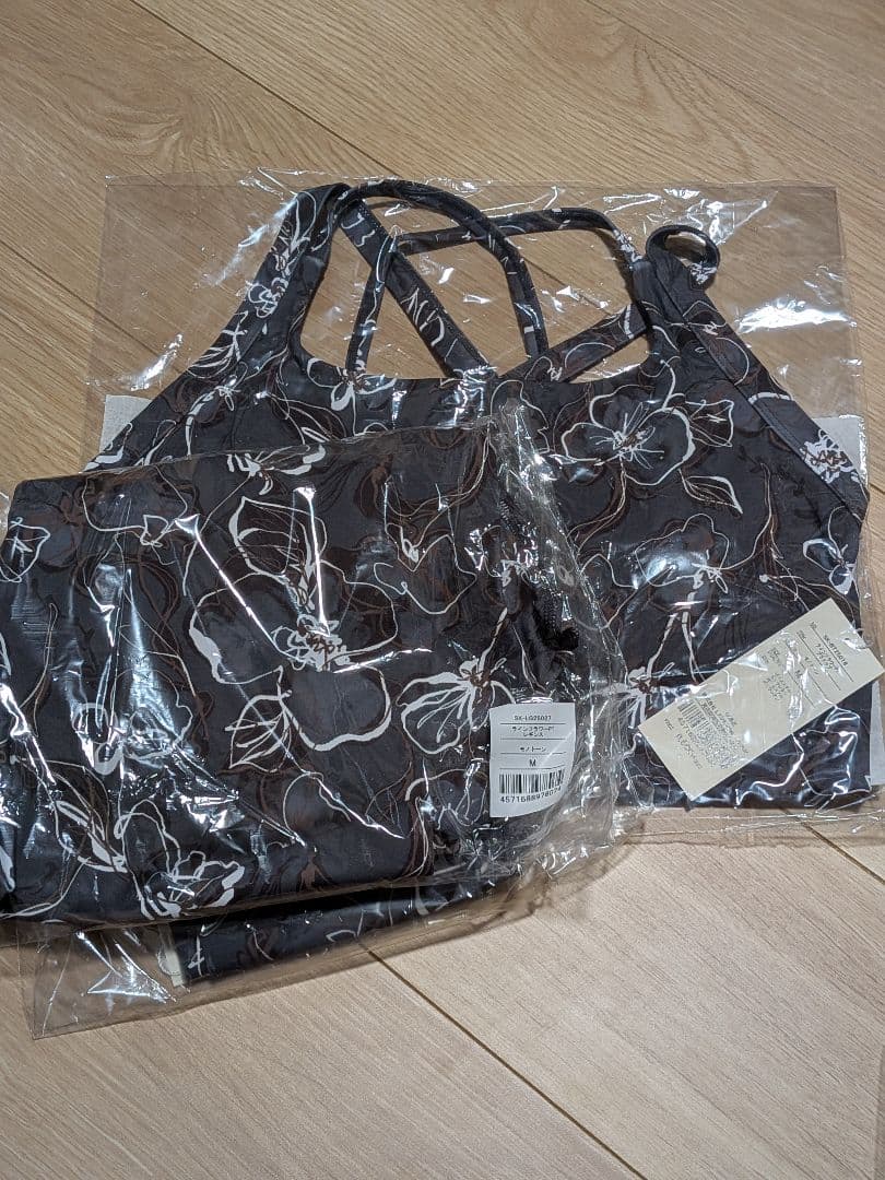 新品♡SUKALA ラインフラワープリントブラトップレギンス 上下 モノトーンМ