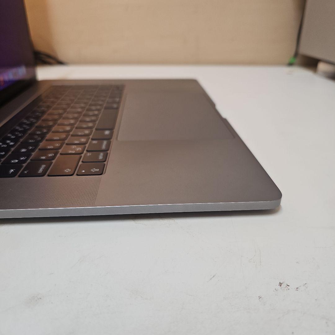 MacBookPro15インチ2017 i7/16GB/RadeonPro555