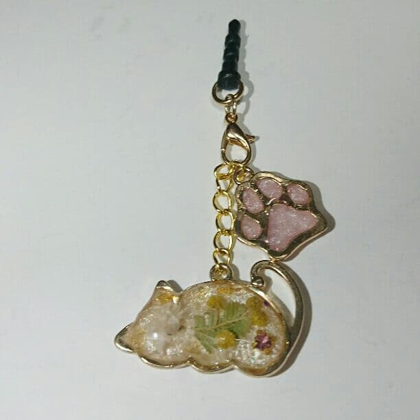 再販可能♪ミモザの眠り猫イヤホンジャック(ストラップに変更可)