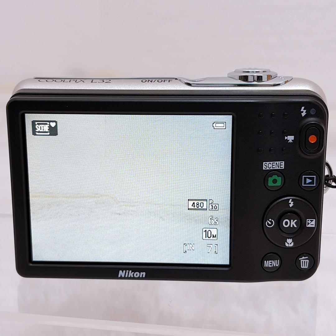 Nikon ニコン COOLPIX L32 シルバー コンパクトデジタルカメラ